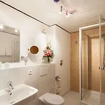 فندق Akzenthaus Alpenrose 3*