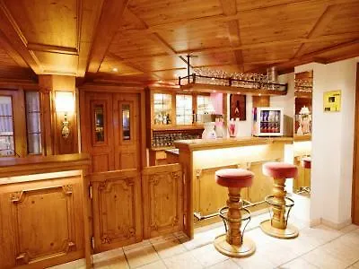 Hotel Akzenthaus Alpenrose 3*