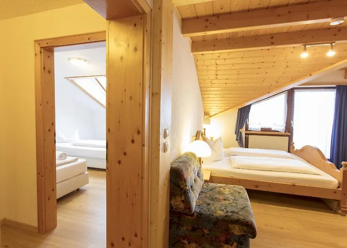 Hotel Akzenthaus Alpenrose 3*